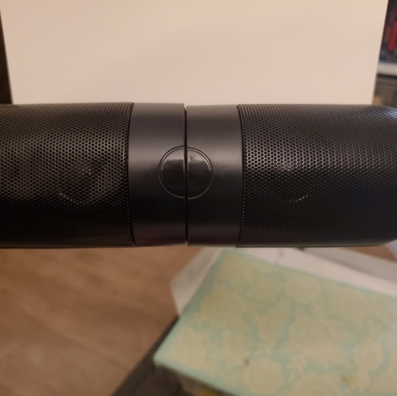 Bluetooth pill speakers - Picture 4 of 4